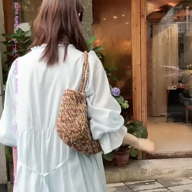 淺藍色 繁花說 重工彩色四線十字繡洋裝 天絲苧麻刺繡廓形連身裙 - 洋装/连衣裙 - 棉．麻 蓝色
