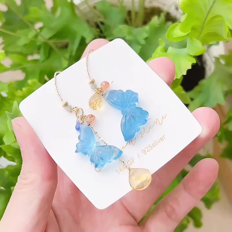 天然海水蓝宝石 春日蝴蝶 手工雕刻水晶耳环 14K 注金 - 耳环/耳夹 - 宝石 蓝色