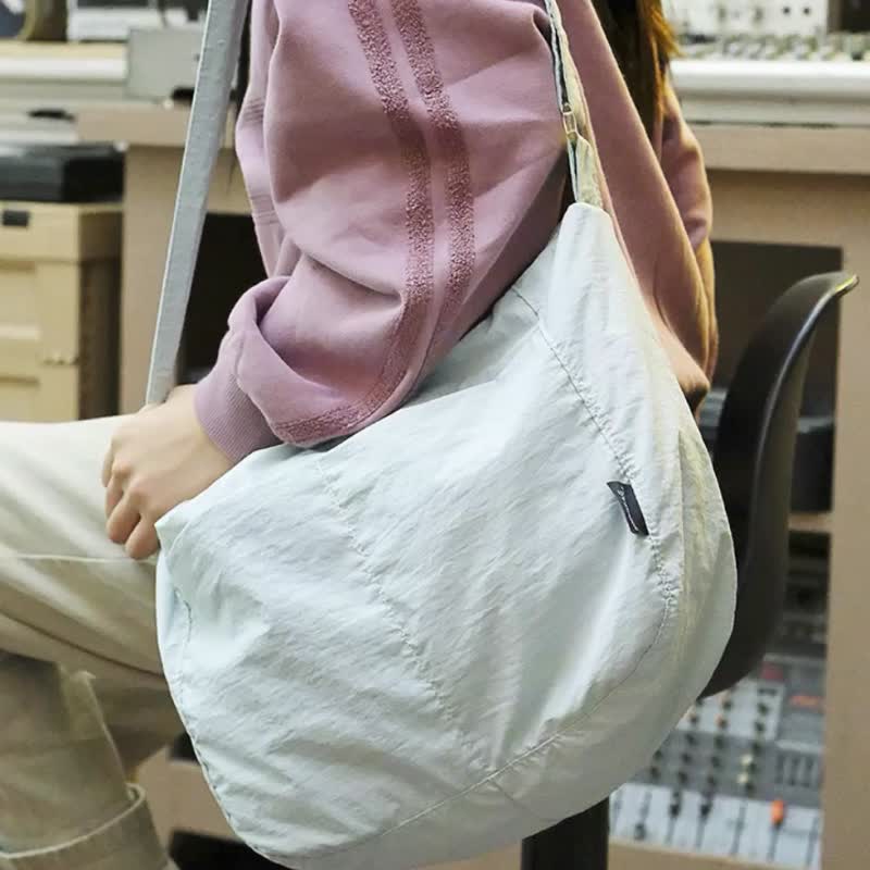 sobag日系春夏百搭防水尼龙斜挎单肩布包女休闲大容量通勤饺子包 - 侧背包/斜挎包 - 尼龙 蓝色