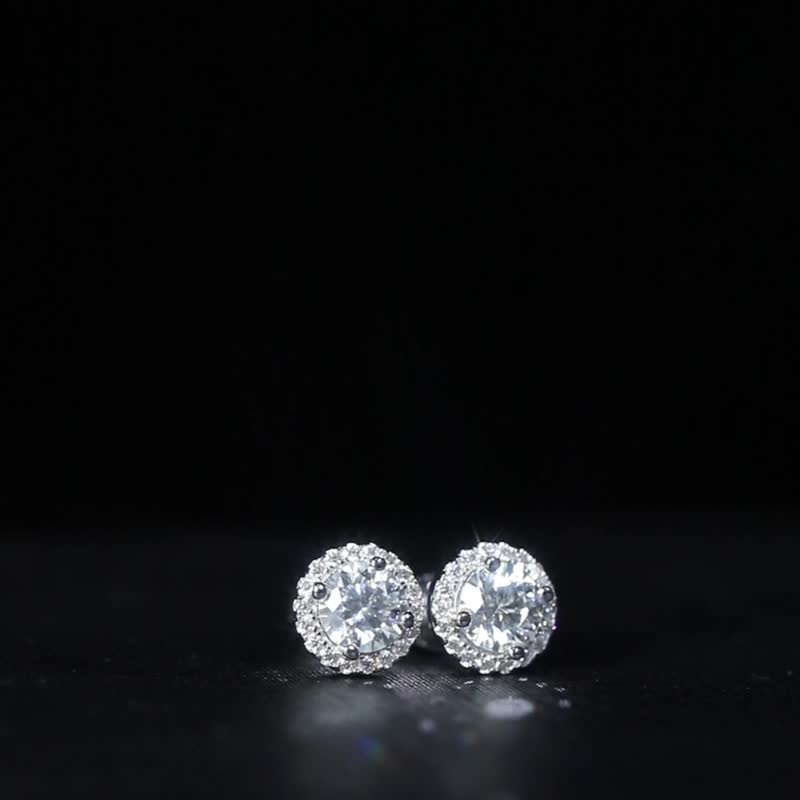 Wbj 纯银 50 分主石光环莫桑钻耳钉 电镀 18K 白金 莫桑钻镶嵌 - 耳环/耳夹 - 宝石 银色