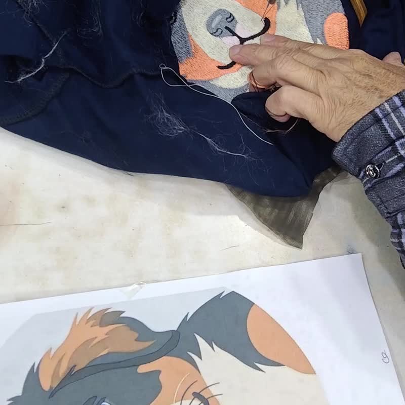 客製化寵物似顏繪刺繡連帽衫頂級純棉帽T   職人手工推繡・極致親 - 男装上衣/T 恤 - 棉 