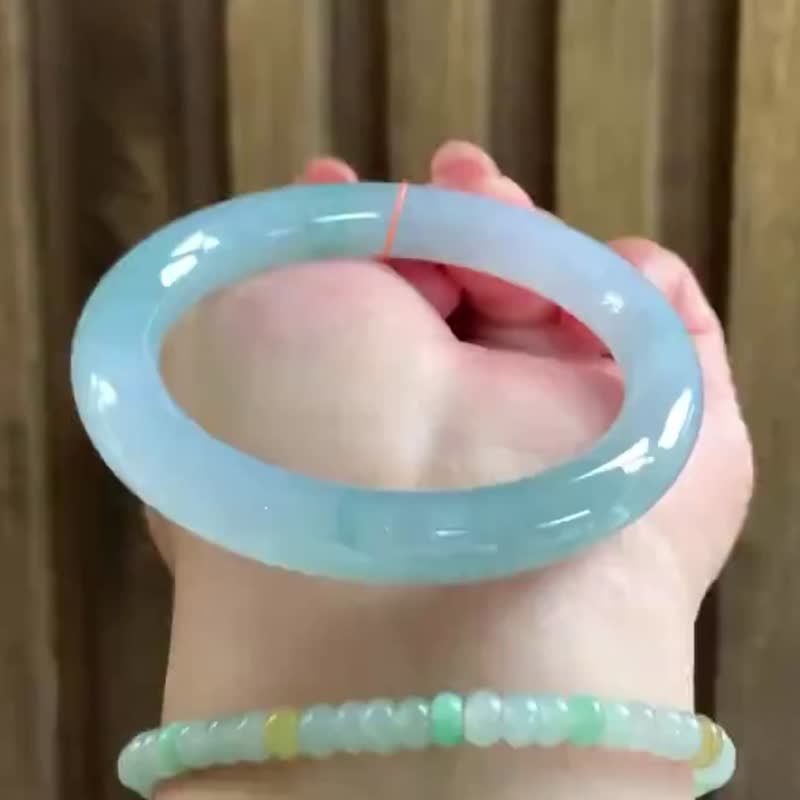 冰种翡翠天然翡翠玉镯A玉手镯 • 冰种晴蓝翡翠圆镯 - 手链/手环 - 玉石 蓝色