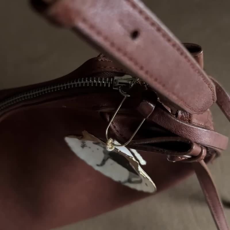 【也形】走马看发 | S 别针扇贝 | 包包吊饰与饰品收纳两用盘 - 吊饰 - 贝壳 