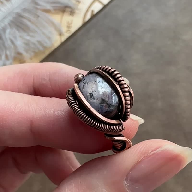 WW287 全手工编织 绕铜线 复古做旧 wire wrap 星光红宝石  戒指 - 戒指 - 铜/黄铜 咖啡色