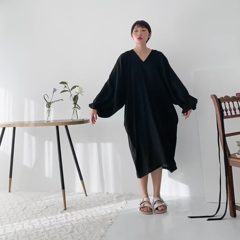 V领削肩袖棉麻宽洋装 亚麻 - 洋装/连衣裙 - 棉．麻 黑色