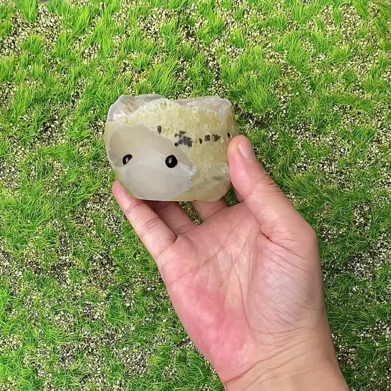 能量原矿晶洞-天然玛瑙白晶洞疗愈精灵 能量摆件 消磁净化 财运 - 摆饰 - 水晶 多色