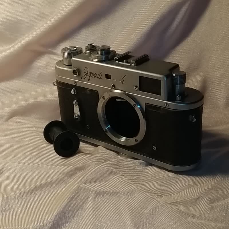 ZORKI-4 35mm 胶片相机 BODY M39 LTM 镜头卡口徕卡复制 KMZ 克拉 - 相机 - 其他材质 黑色