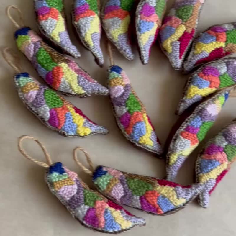 吊饰 台湾 补绣 刺绣 手工 挂饰 - 吊饰 - 绣线 多色