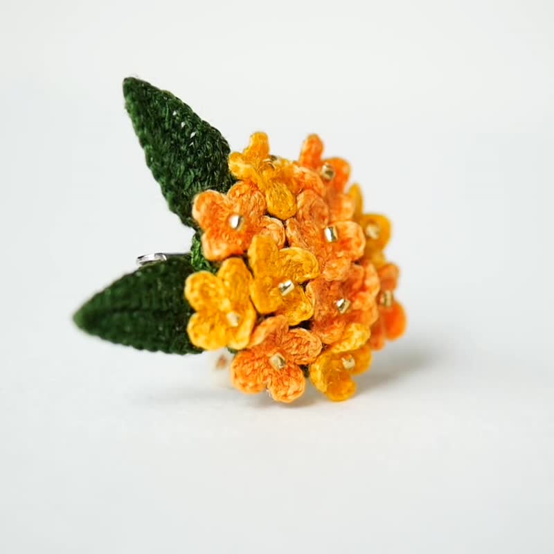 桂花胸针 / 手工 / 手工编织 / 绣花线 / 秋天 / 轻的 - 胸针 - 绣线 橘色