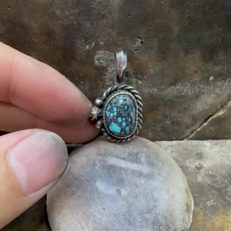 OOZEMETAL 湖北绿松石吊坠 925纯银 手工 旧化 饰品 - 项链 - 银 