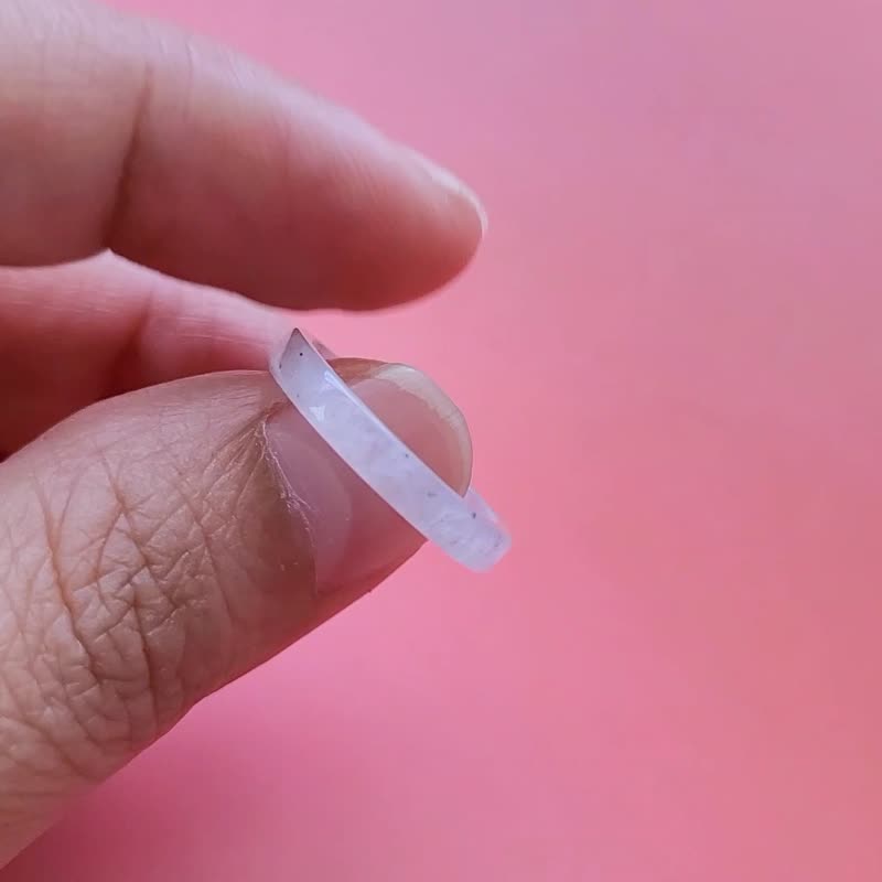 【亲翠】天然翡翠 冰莫西沙撒乌鸡美人条方戒手指镯8.5号戒圈 J款 - 戒指 - 玉石 白色