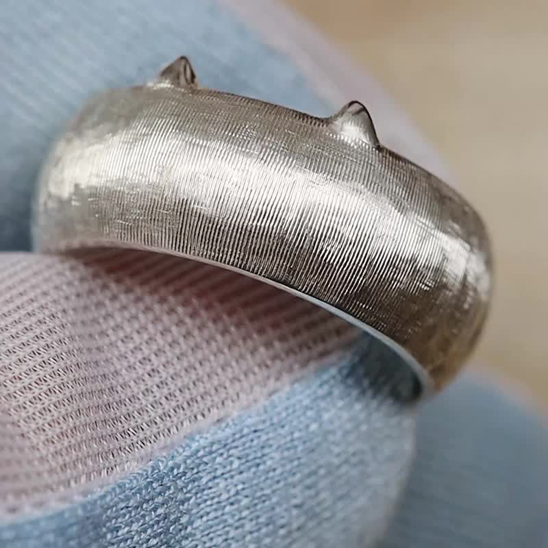 偷偷的猫咪戒指 silver925 - 戒指 - 纯银 银色