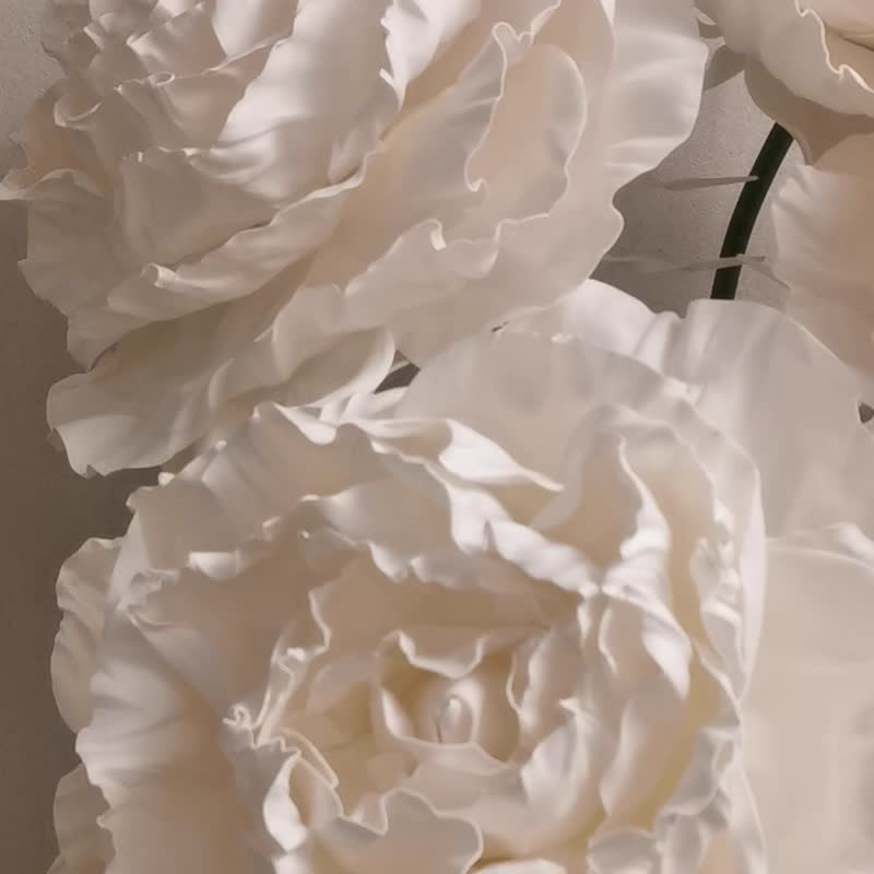 5 朵巨型白玫瑰套装。大室内花卉。婚礼花卉装饰。展示柜 - 其他 - 其他材质 