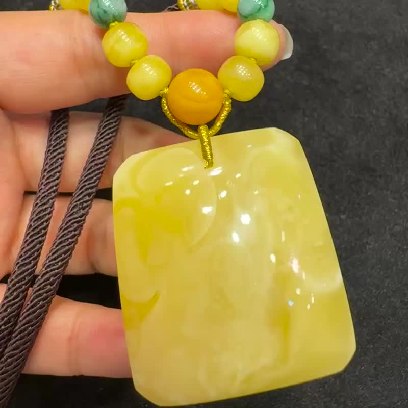 精品天然蜜蜡无事牌吊坠鸡油黄满蜡白妖花 - 项链 - 宝石 
