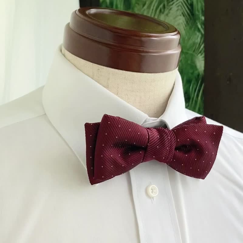 BOWTIE SPECIMENS: Crossed bowknot Square end – 酒红配细圆点 - 领结/领巾 - 丝．绢 紫色