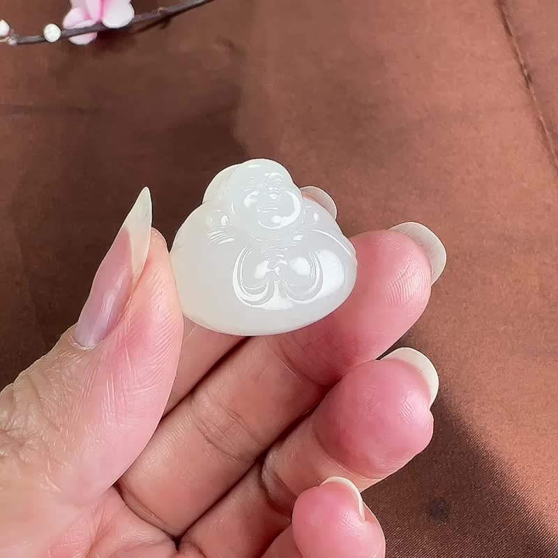 天然新疆和田玉羊脂玉抱抱佛吊坠玉质细腻温润色泽柔和匠心工艺 - 吊饰 - 玉石 