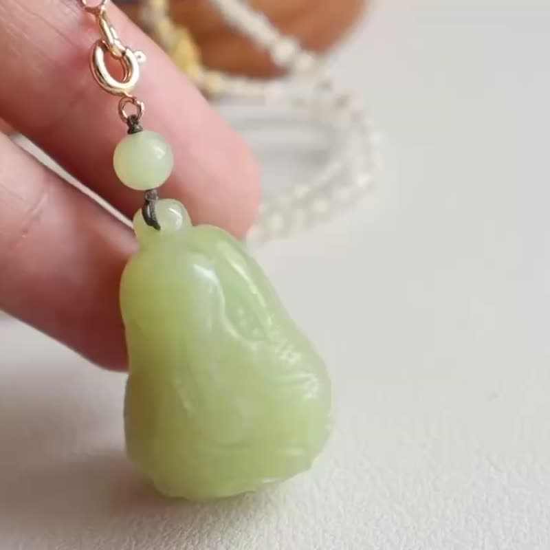 天然和田玉白菜百财吊坠项链新疆黄口料纯手工雕刻细腻油润招财 - 项链 - 玉石 