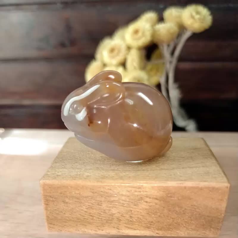 小雕件 拜年月兔-大 彩虹木化玉 - 摆饰 - 玉石 咖啡色