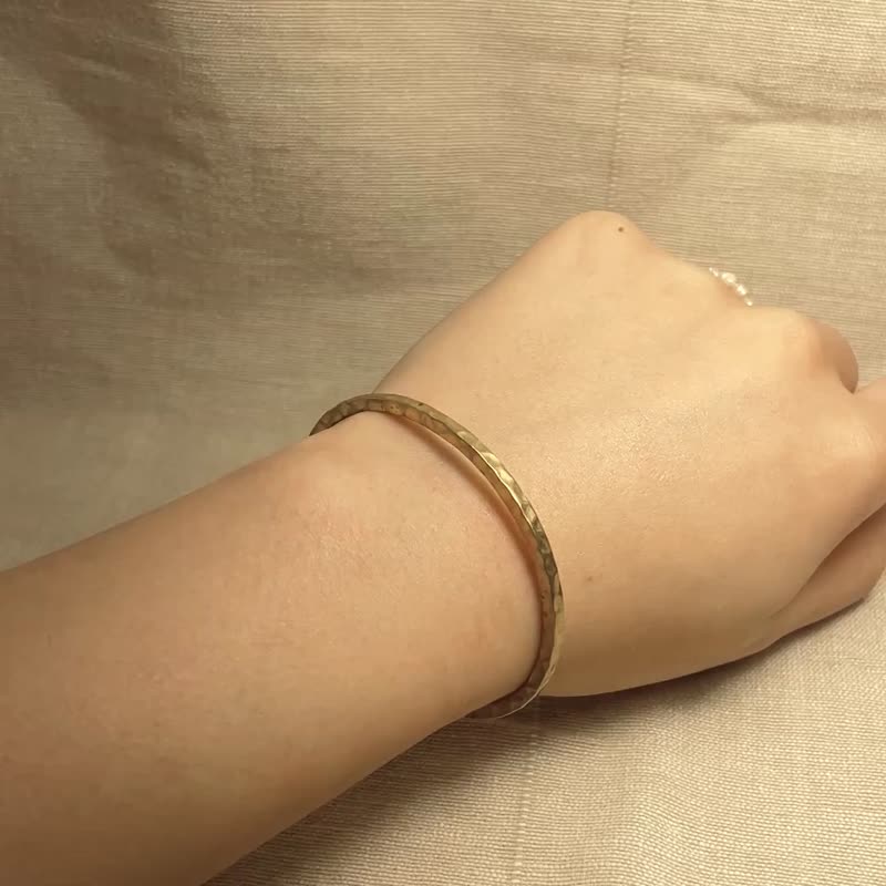 锻敲质感 | 黄铜手环 - 手链/手环 - 铜/黄铜 金色
