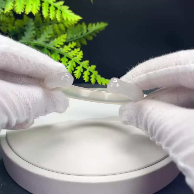 白玛瑙猫爪手镯 52MM 开口镯冰润起刚玉髓手环 平安吉祥 辟邪护身 - 手链/手环 - 半宝石 白色