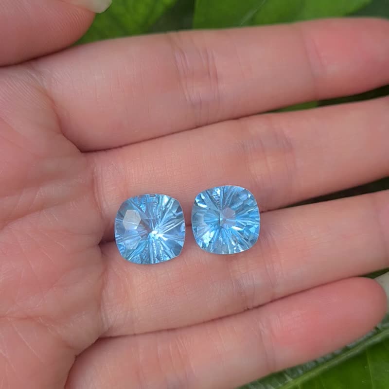 天然蓝色托帕石 2 颗宝石总重 11.65 克拉尺寸 11 毫米 - 金工/饰品 - 宝石 蓝色