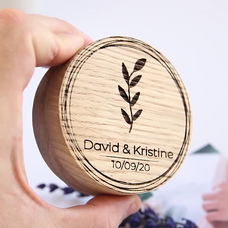 Wooden engagement ring bearer box for wedding / Wedding rustic ring box - 其他 - 木头 多色