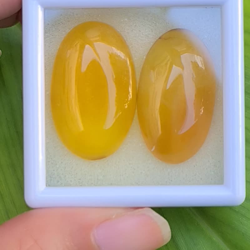 天然蜂蜜玛瑙 2 颗宝石重 36.15 克拉。用于珠宝制作 - 金工/饰品 - 宝石 金色