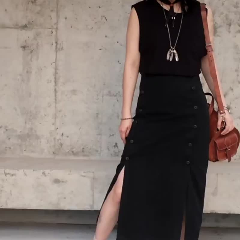 黑/棕/白/煙綠/焦糖 百搭5色 復古圓領漢麻棉T恤 無袖口袋短上衣 - 女装背心 - 棉．麻 黑色