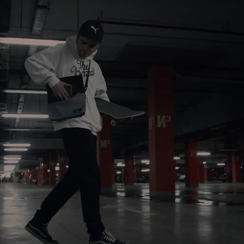 【礼物】Marmansk–LOVOZERO超薄轻便折叠随身侧背包 蓝灰 - 侧背包/斜挎包 - 聚酯纤维 