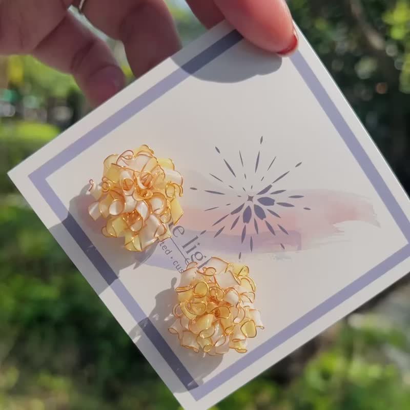 / 现货 // 细卷半球球果- 初升 / 贴耳耳环 / 现货 - 耳环/耳夹 - 树脂 黄色