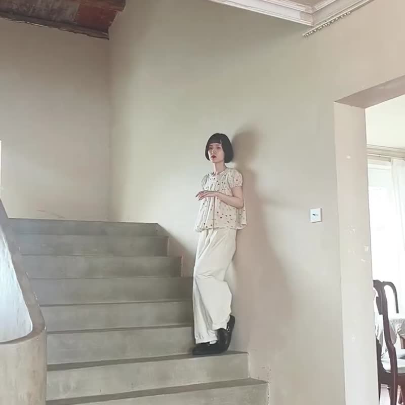 米白底色 暈染波點 棉質娃娃款圓領襯衫 彩點上衣 - 女装衬衫 - 棉．麻 白色
