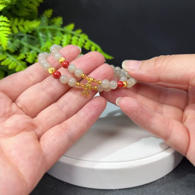 和田玉藕粉配朱砂设计款手串 6mm 搭配S925银镀金竹节 气质优雅 - 手链/手环 - 玉石 