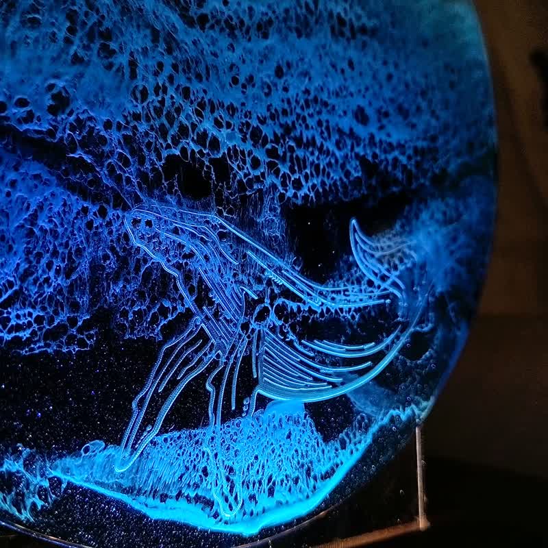 绿岛手作/海浪海洋树脂压克力鲸鱼小夜灯/透光水晶胶/颜色定制化 - 摆饰 - 树脂 蓝色