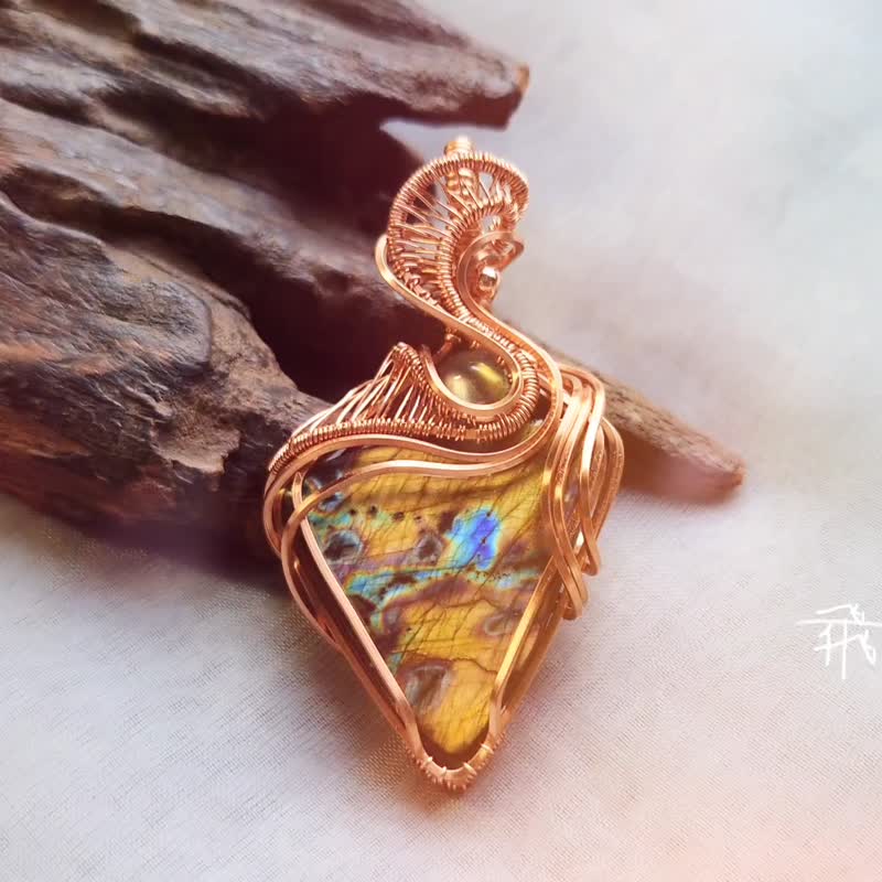 【灵魂归所】芬兰拉长石吊坠/情人节礼物/驱凶避邪/闺蜜礼物 - 项链 - 半宝石 