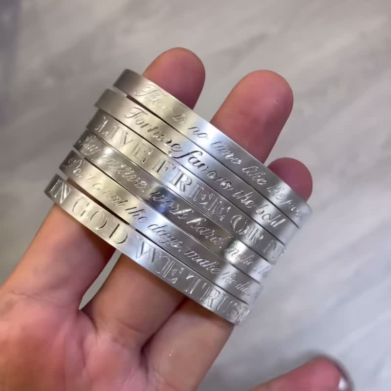 全台唯一手工微雕纯银手环 铜版体 手写体字母雕刻 绅士风格 - 手链/手环 - 纯银 