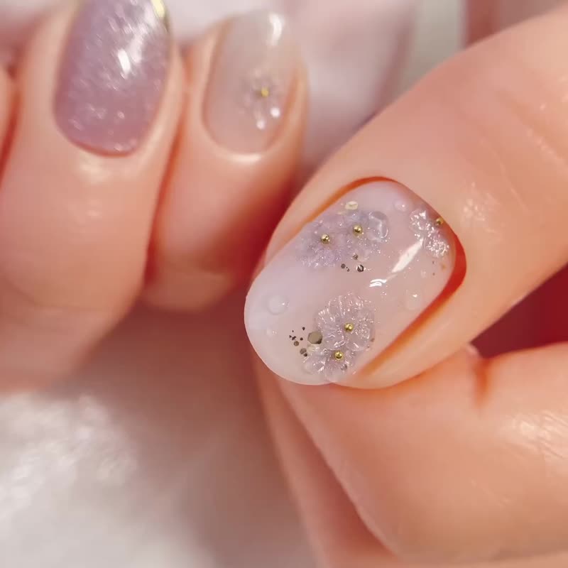 紫色×淡蓝色磁吸亮泽立体迷你花朵可爱美甲贴片 - 指甲油/指甲贴 - 树脂 蓝色