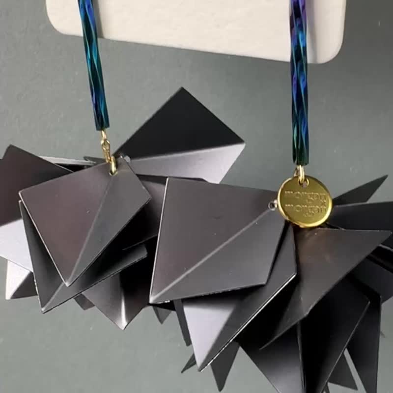 金属灰 - 耳环/耳夹 - 塑料 灰色