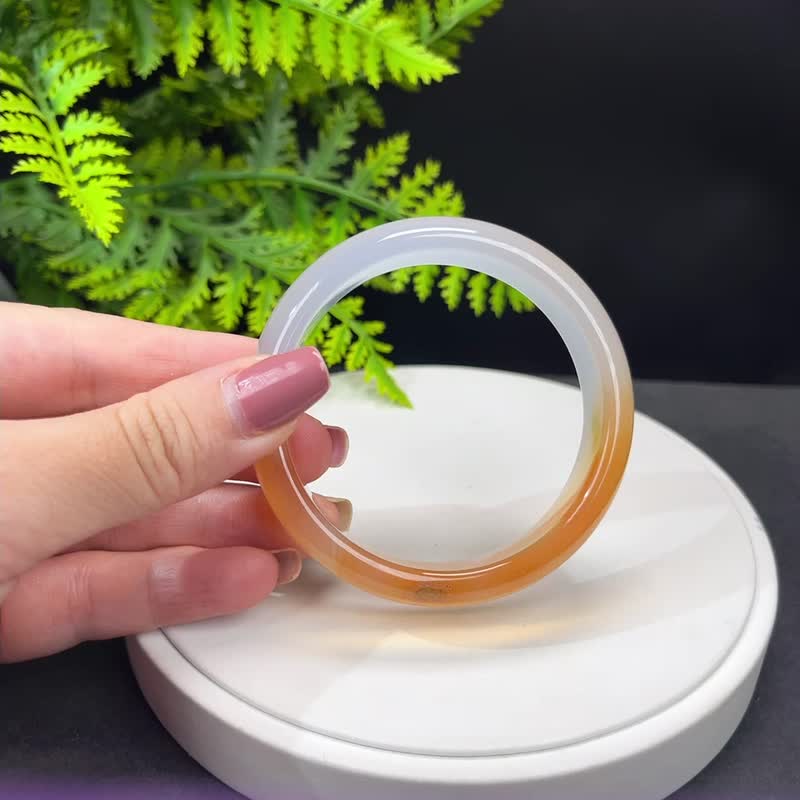 精品 渐变橘白玛瑙手镯 58MM 冰润起光千层蕾丝玉髓手环 半山半水 - 手链/手环 - 半宝石 