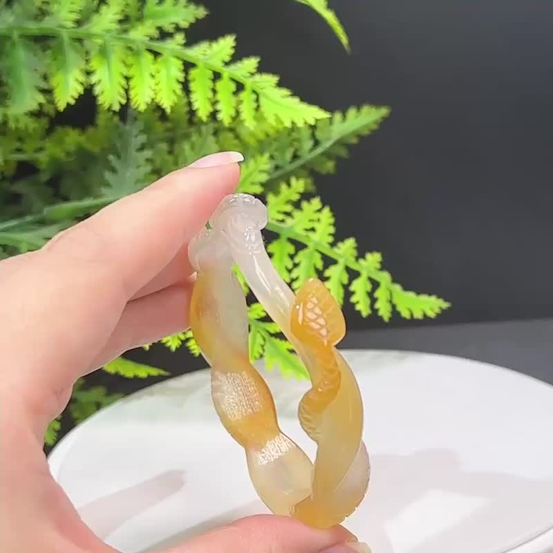 优质 渐变橘色 玛瑙手镯 56MM 高冰净体起刚 手雕生肖蛇 招财辟邪 - 手链/手环 - 半宝石 橘色