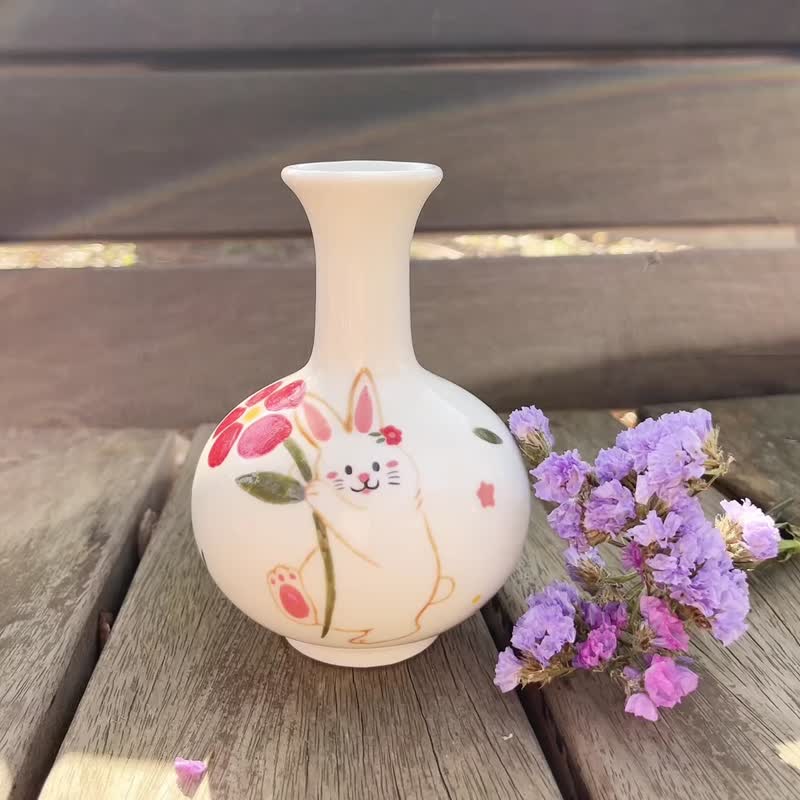 A Lu 萌兔兔陶花瓶/摆饰/礼物 母亲节礼物 原创手绘 仅此一件 - 花瓶/陶器 - 陶 多色