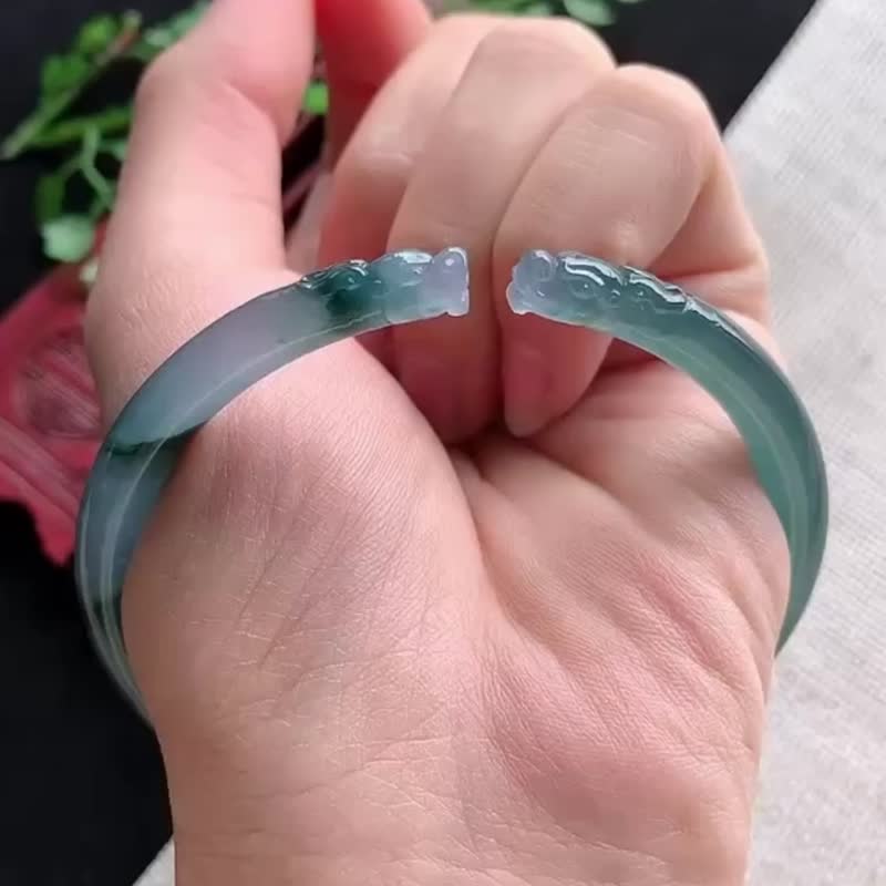 冰种 危地马拉 天然翡翠 缅甸 A玉 玉镯 • 冰种蓝水龙翡翠雕花镯 - 手链/手环 - 玉石 蓝色