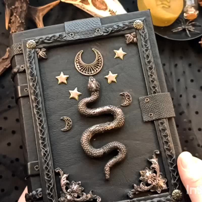 600 页 月亮蛇形手帐本 女巫魔法书 歌德风格 阴影之书 21x15cm - 笔记本/手帐 - 纸 黑色