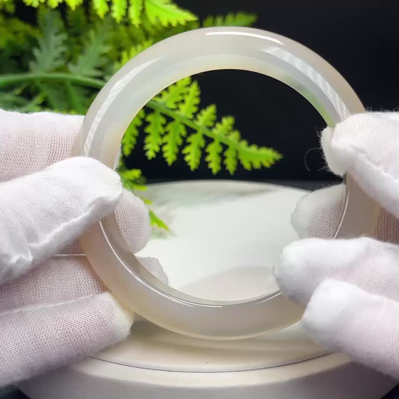 精品 藕粉色玛瑙手镯 60MM 冰润起光龙鳞纹玉髓手环 积极主动活力 - 手链/手环 - 半宝石 