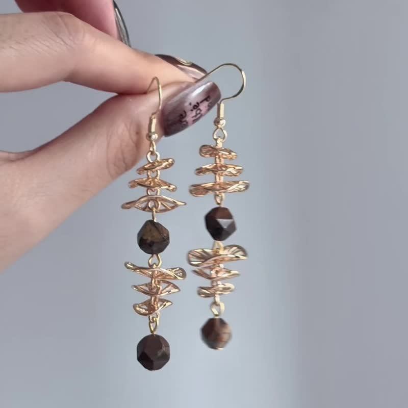 geometric irregular round natural agate stone earrings - 耳环/耳夹 - 铜/黄铜 金色