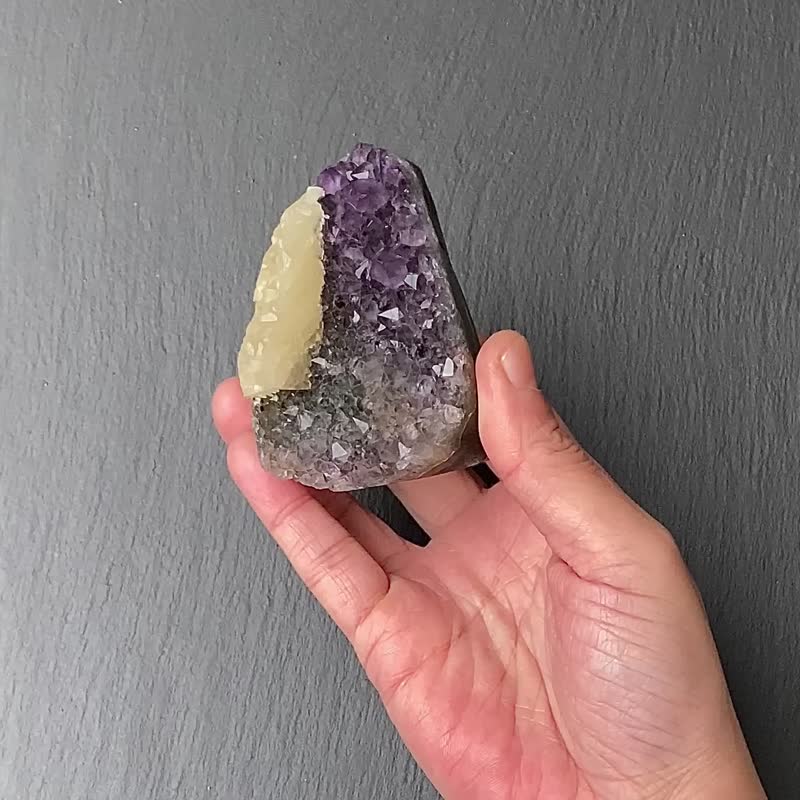 招财开运-天然原矿异象满天星紫晶镇共生方解石及黑碧玺 快速出货 - 摆饰 - 水晶 多色