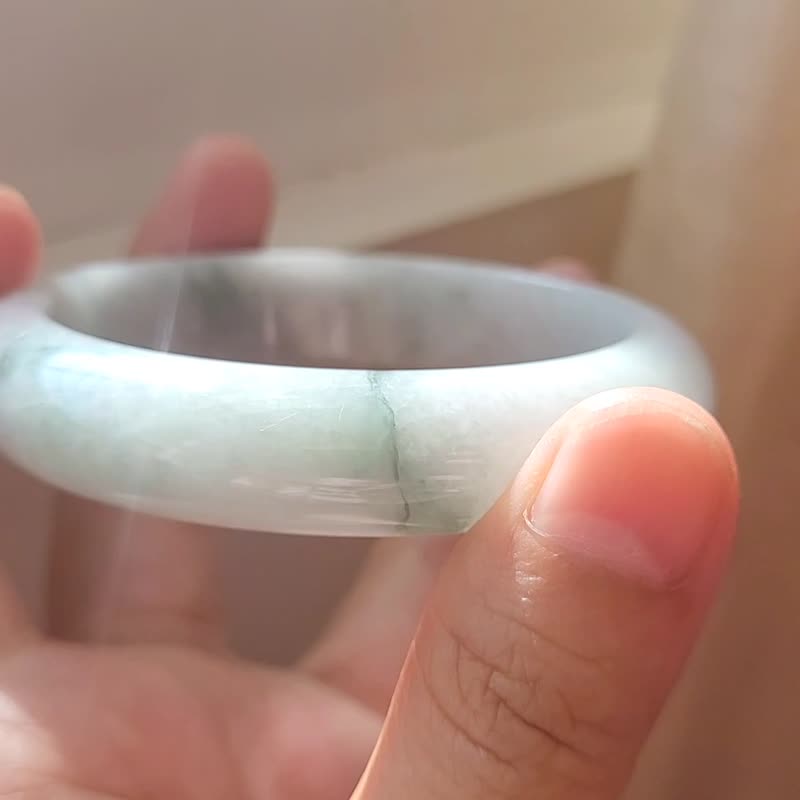 【纯翠】天然翡翠 冰绿底飘绿花层次渐层色手镯55圈口 附台证 - 手链/手环 - 玉石 多色