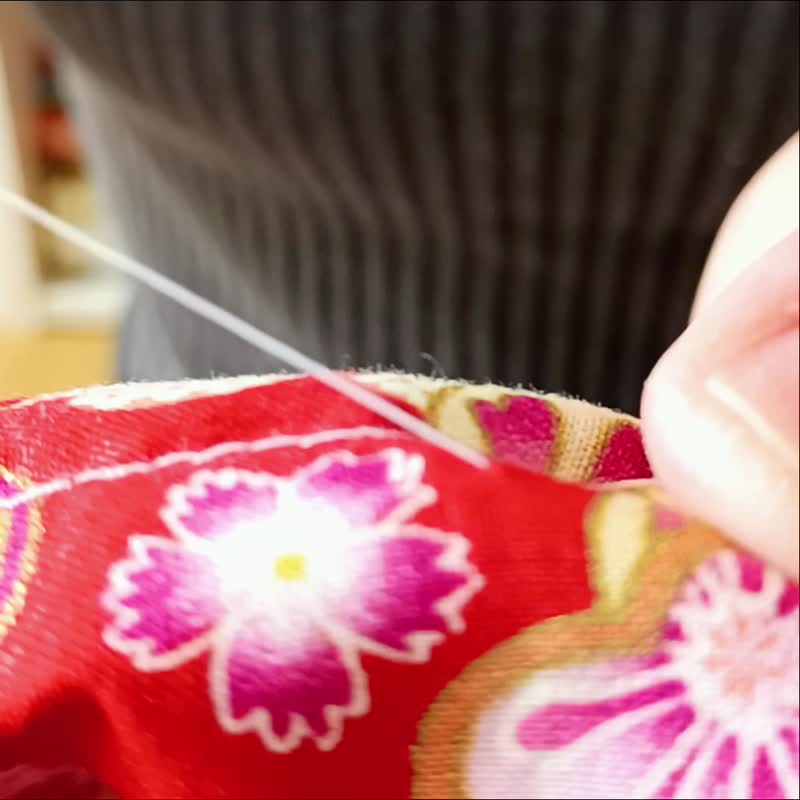 Tenuigatari 手缝物语 樱花 刺绣 原创 束口袋 和服包 双面收纳 和风图案 复古设计 - 化妆包/杂物包 - 棉 红色