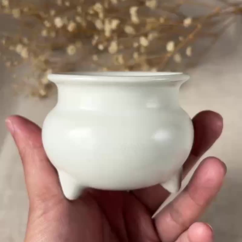 白雾香炉 - 圆满三足款 - 香薰/精油/线香 - 陶 白色