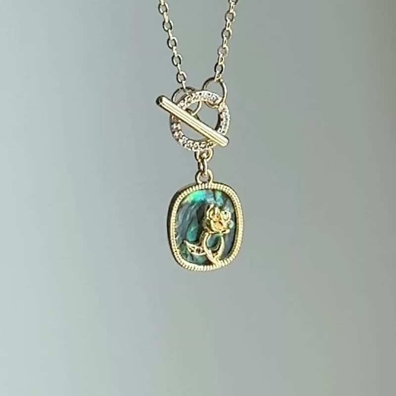 【年终回馈SALE】浮雕项链 | 复古玫瑰花 鲍鱼贝母 | OT扣设计 - 项链 - 其他金属 绿色