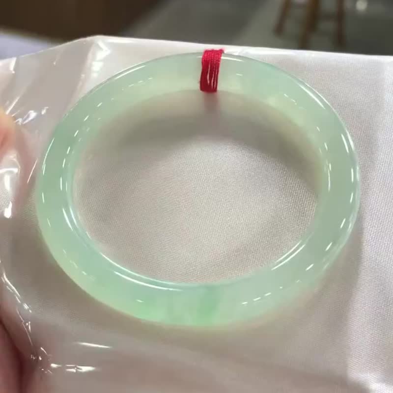 冰种翡翠天然翡翠玉镯A玉手镯 玉鈪 • 冰种甜绿翡翠贵妃镯 - 手链/手环 - 玉石 绿色
